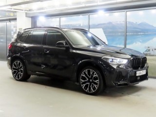 BMW X5M (F95)