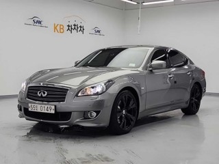 인피니티 M56