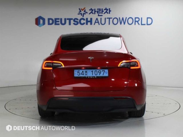 테슬라 모델 Y 스탠다드 레인지 2021년 9월 중고차 사진 5