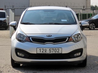 수원 중고차 기아 올뉴프라이드 4DR 1.4MPI 디럭스 2014.10식 55,011km