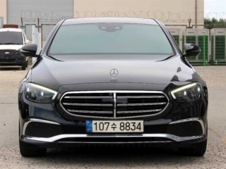 벤츠 E-클래스 W213 E220d 4MATIC 익스클루시브 중고차 사진 1